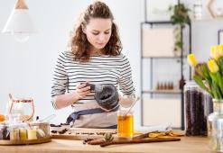 Productos Para El Cuidado Del Cabello Que Puede Encontrar En Su Cocina: Aceites, Levadura, Miel y Otros Ingredientes