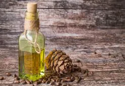 Aceite de Pino Siberiano. El Poder del Cedro en la Lucha por un Cabello Bonito