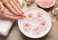 Los Mejores Tratamientos Caseros para Curar las Uñas Dañadas y las Cutículas Secas