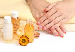 Manicura con Aceite: ¡Una Forma Natural de Conseguir unas Uñas Fuertes y Sanas!